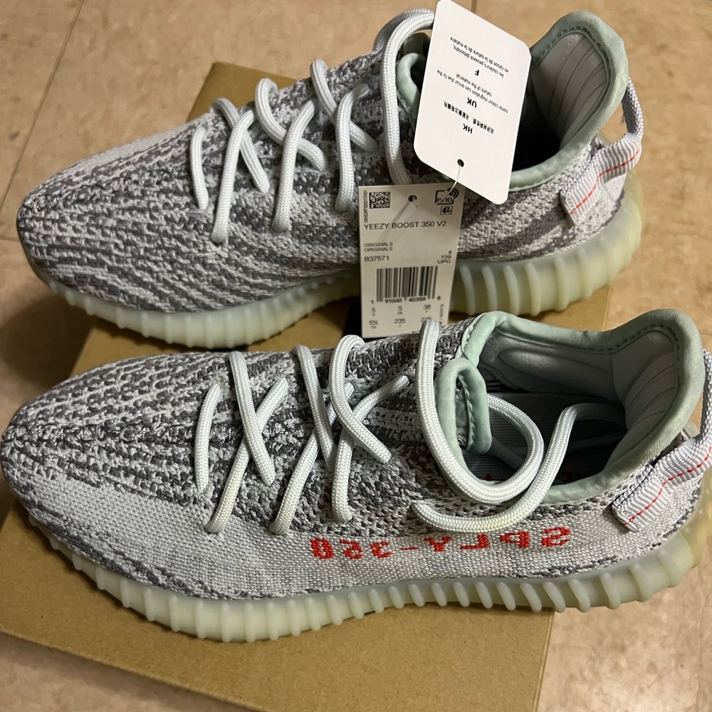 NWT Blue Tint YEEZY Boost 350 V2 Sneakers